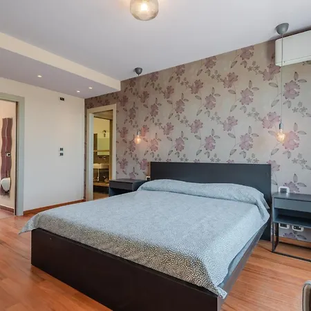Etna View Superior Flat With Terrace And Jacuzzi Appartement